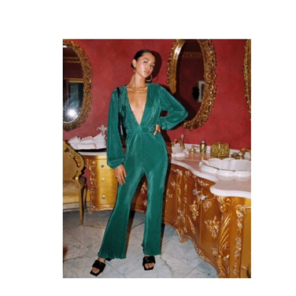 Kinsley Jumpsuit Green

US 6 / Green